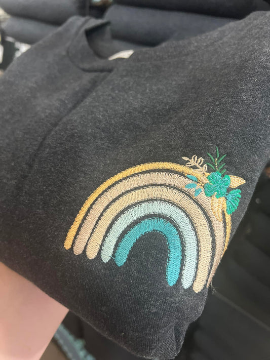 EMBROIDERED RAINBOW CREW - RTS (S)